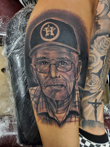 Tattoo Shop «Aztec Ink», reviews and photos, 8920 North Fwy, Houston, TX 77037, USA