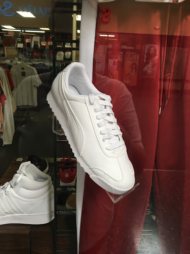 Shopping Mall «Eastmont Town Center», reviews and photos, 7200 Bancroft Ave # 2, Oakland, CA 94605, USA