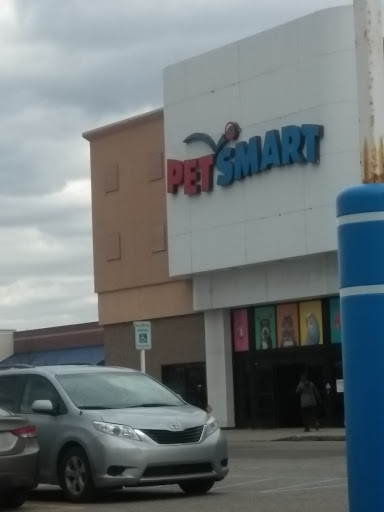 Pet Supply Store «PetSmart», reviews and photos, 28556 Telegraph Rd, Southfield, MI 48034, USA