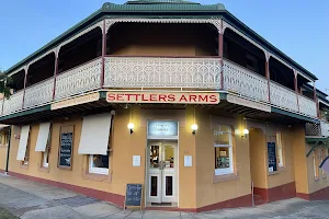 Settlers Arms image