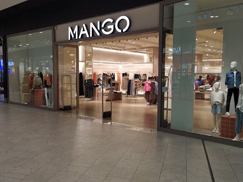 Magasin de vêtements pour femmes MANGO Mérignac