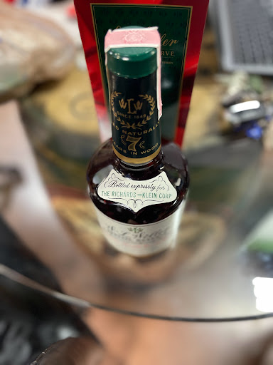 Liquor Store «SHENANIGANS WINES AND SPIRITS», reviews and photos, 561 S Broadway, Lexington, KY 40508, USA