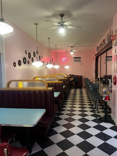 Ice Cream Shop «Old Town Slidell Soda Shop», reviews and photos, 301 Cousin St, Slidell, LA 70458, USA