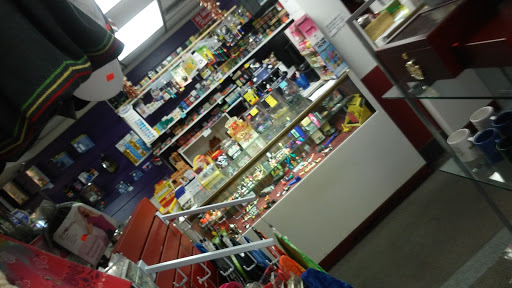 Tobacco Shop «One Love Tobacco & Gifts», reviews and photos, 7116 Gulf Blvd, St Pete Beach, FL 33706, USA