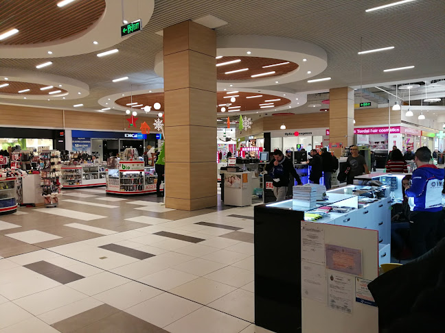 Centrul Comercial Auchan Titan - Centru Comercial