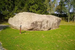 Barstyčių akmuo image