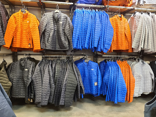 Clothing Store «The North Face Outlet», reviews and photos, 461 Evergreen Ct, Central Valley, NY 10917, USA