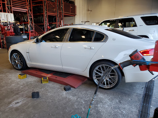 Tire Shop «Discount Tire Store - Greenville, SC», reviews and photos, 1408 Woodruff Rd, Greenville, SC 29607, USA