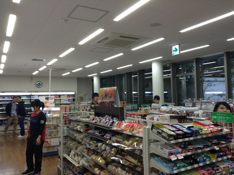 ファミリーマート 目白大学新宿キャンパス店