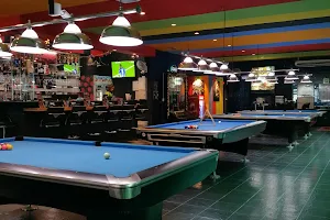 Double Kiss Pool and Sports Lounge image