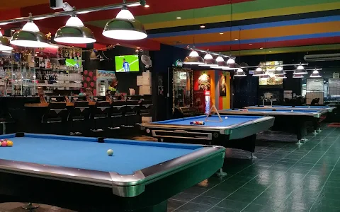 Double Kiss Pool and Sports Lounge image