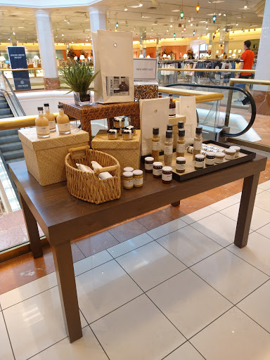 Department Store «Von Maur», reviews and photos, 7700 E Kellogg Dr N, Wichita, KS 67207, USA