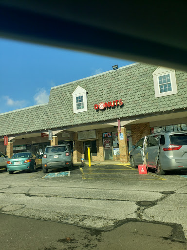 Donut Shop «Raised & Glazed Donuts», reviews and photos, 17800 Chillicothe Rd, Chagrin Falls, OH 44023, USA