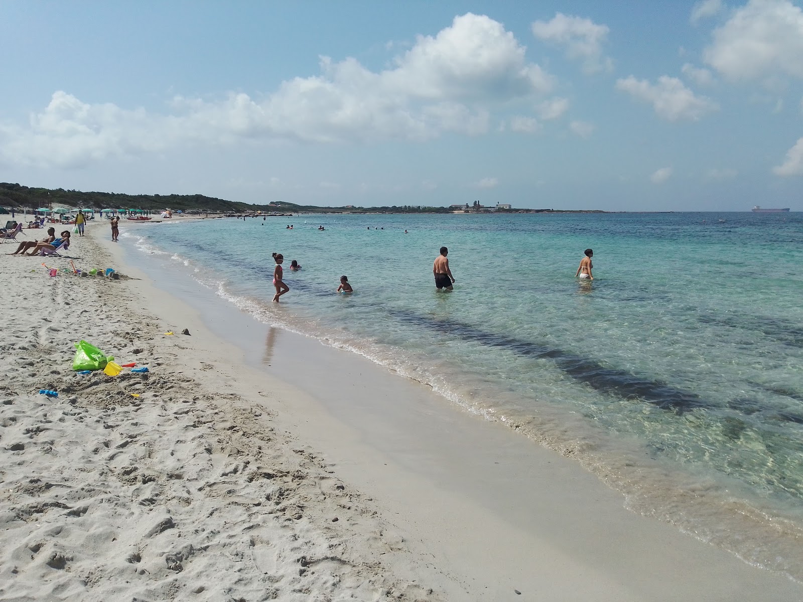 Grande Plajı'in fotoğrafı küçük koy ile birlikte