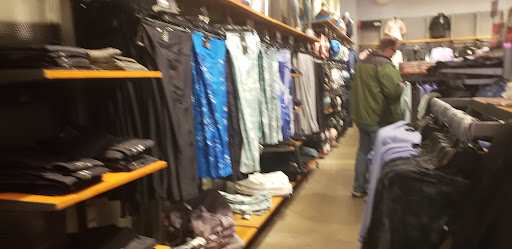 Clothing Store «Under Armour Factory House», reviews and photos, 3026 Outlet Dr, Edinburgh, IN 46124, USA