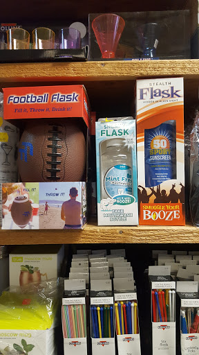 Liquor Store «Twinsburg Beer Wine & Liquor», reviews and photos, 9224 Darrow Rd, Twinsburg, OH 44087, USA