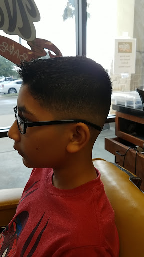 Barber Shop «Northline Barber Shop», reviews and photos, 4400 North Fwy, Houston, TX 77022, USA