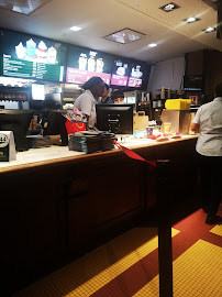 Atmosphère du Restaurant de hamburgers McDonald's Paris Rue Du Depart - n°3