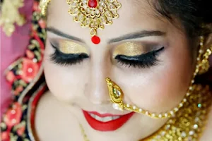 Payal Makeovers image