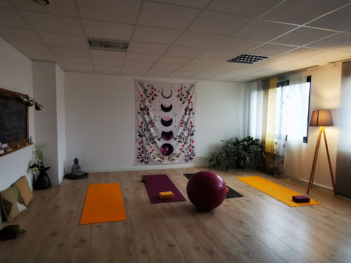 Cours de yoga Santosha Ferney-Voltaire