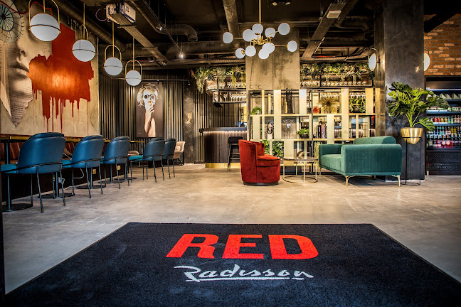 Radisson RED London Greenwich The O2 - Pub