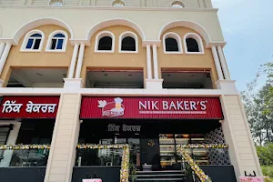 NIK BAKERS image