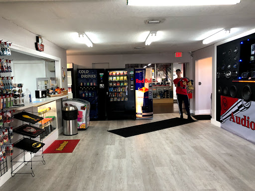 Auto Repair Shop «Pro Oil & Carwash», reviews and photos, 23 Beacom Blvd, Miami, FL 33135, USA