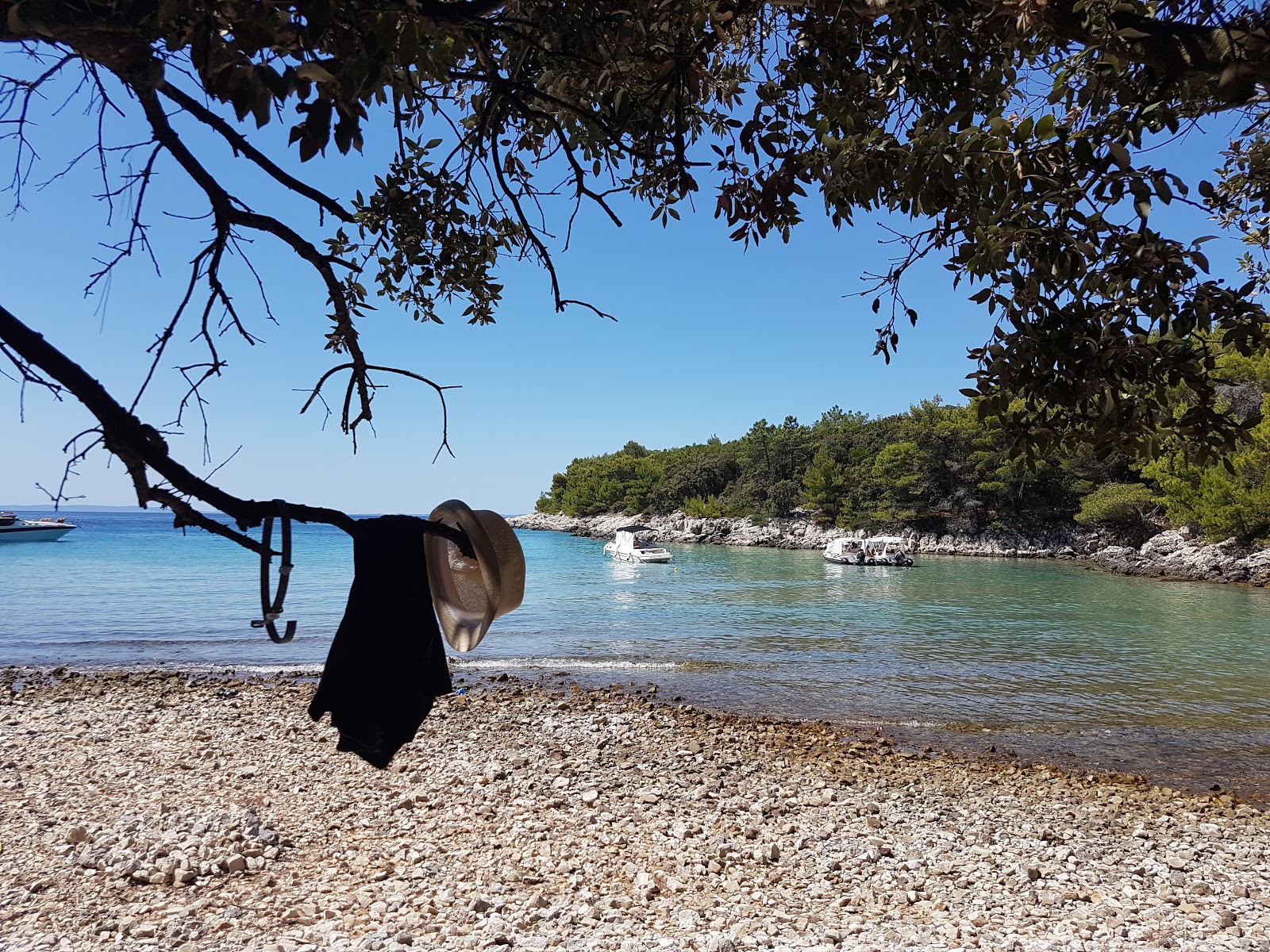 Foto von Valsika II beach mit felsiges gelände Oberfläche