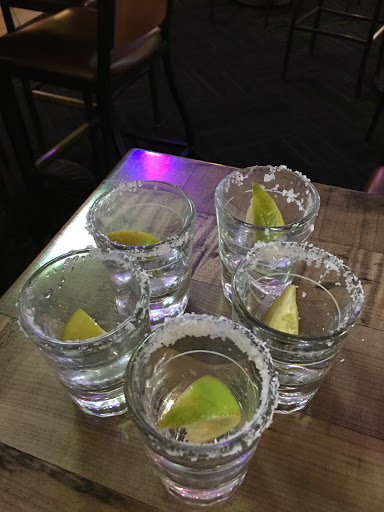 Sports Bar «Brass Rail Sports Bar, Restaurant & Pool Hall», reviews and photos, 4940 NE 81st St, Kansas City, MO 64119, USA