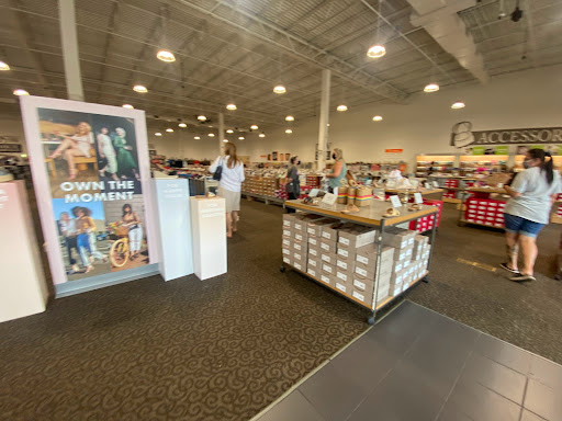 Shoe Store «DSW Designer Shoe Warehouse», reviews and photos, 375 E Altamonte Dr, Altamonte Springs, FL 32701, USA