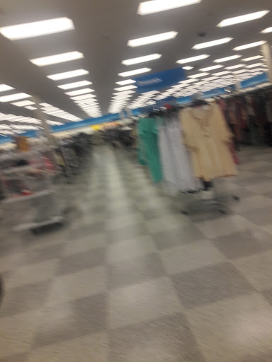 Clothing Store «Ross Dress for Less», reviews and photos, 523 S MacDade Blvd, Holmes, PA 19043, USA