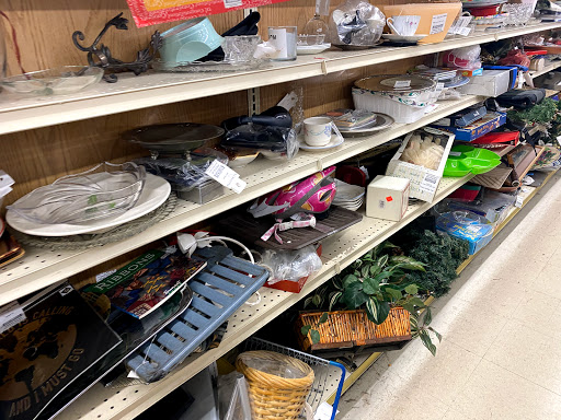 Thrift Store «Valley Thrift Store», reviews and photos, 1717 Woodman Dr, Kettering, OH 45420, USA