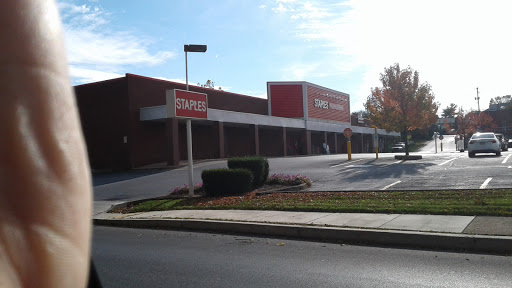 Office Supply Store «Staples», reviews and photos, 710 W Chocolate Ave, Hershey, PA 17033, USA