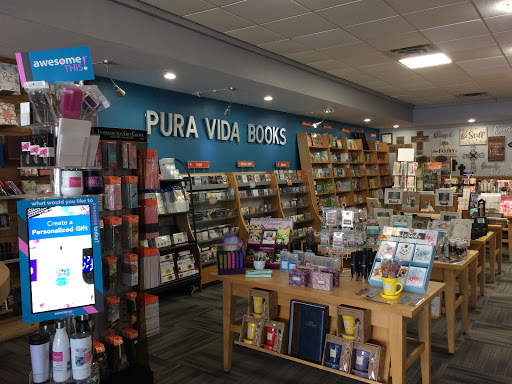Pura Vida Books - Guaynabo