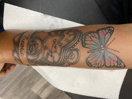 Tattoo Shop «His & Her Tattoos», reviews and photos, 2155 W Colonial Dr, Orlando, FL 32804, USA