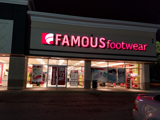 Famous Footwear, 2101 Elmwood Ave, Buffalo, NY 14207, USA, 