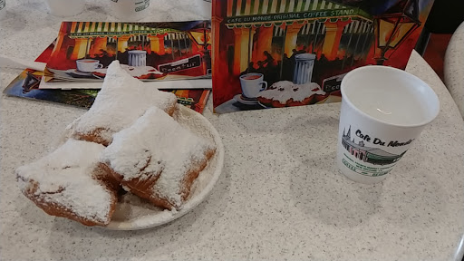 Coffee Shop «Cafe Du Monde», reviews and photos, 1814 North Causeway Approach #1, Mandeville, LA 70448, USA