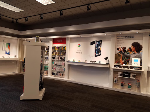 Cell Phone Store «Verizon», reviews and photos, 890 Lawrenceville-Suwanee Rd, Lawrenceville, GA 30043, USA