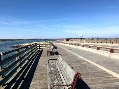 Bend-In-The-Road Beach