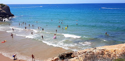 Photo de Playa Dels Llenguadets avec petite baie