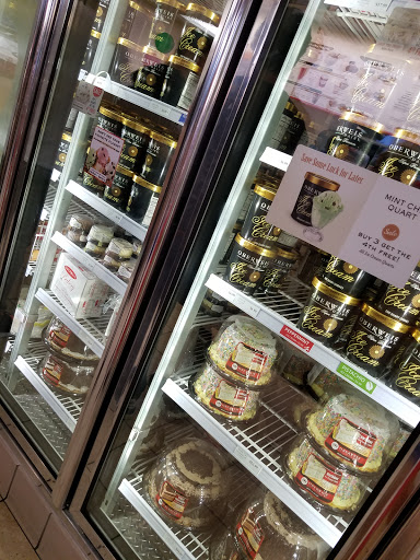 Ice Cream Shop «Oberweis Ice Cream and Dairy Store», reviews and photos, 6854 Rochester Rd, Rochester, MI 48307, USA
