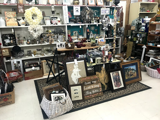 Antique Store «Hidden Talent Gifts & Antiques», reviews and photos, 400 S Main St, McGregor, TX 76657, USA