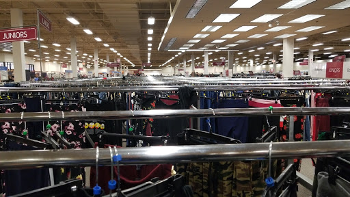 Clothing Store «Burlington Coat Factory», reviews and photos, 1555 S Lake St, Mundelein, IL 60060, USA