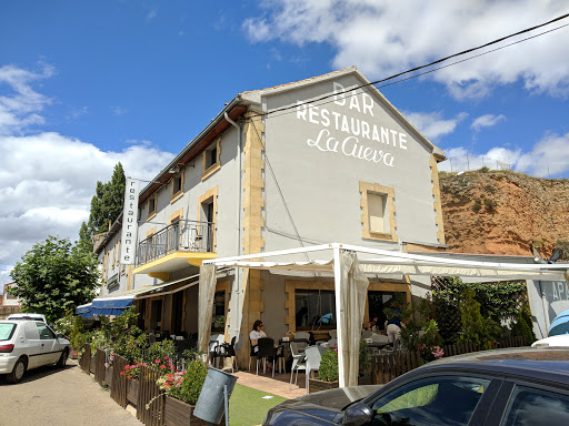 Información y opiniones sobre La Cueva Restaurante de Alar Del Rey