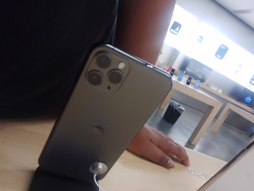 Computer Store «Apple Southcenter», reviews and photos, 801 Southcenter Mall, Tukwila, WA 98188, USA