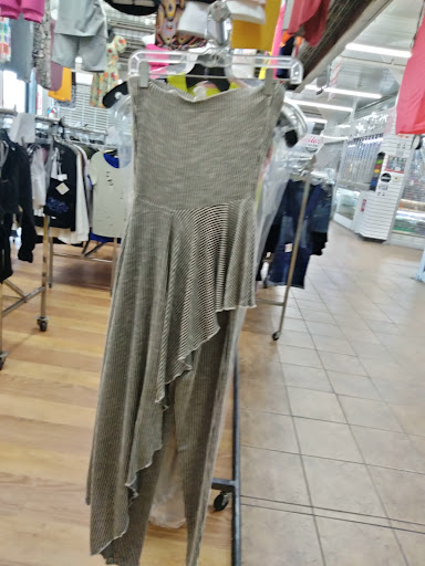 Shopping Mall «City Shopping Center», reviews and photos, 2201 Long Beach Blvd, Compton, CA 90221, USA