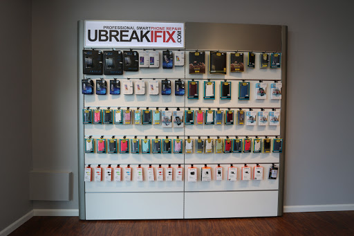 Electronics Repair Shop «uBreakiFix», reviews and photos, 3654 S 27th St, Milwaukee, WI 53221, USA