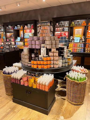 Shopping Mall «Lake Success Shopping Center», reviews and photos, 1526 Union Tpke, New Hyde Park, NY 11040, USA