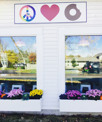 Donut Shop «Peace, Love & Little Donuts of Hudson», reviews and photos, 51 S Main St #4, Hudson, OH 44236, USA