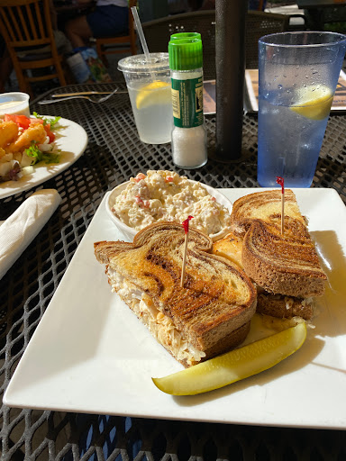 Seafood Restaurant «Sanibel Seafood Grille», reviews and photos, 2499 Periwinkle Way, Sanibel, FL 33957, USA